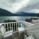 Hofslund Fjord Hotel