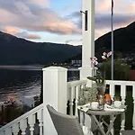 Hotel Hofslund Fjord 3*