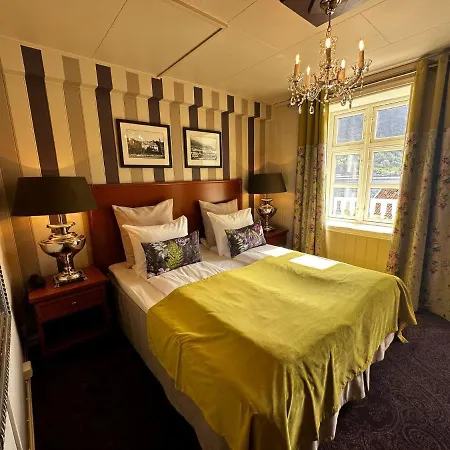 Hofslund Fjord 4*
