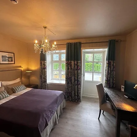 Hofslund Fjord Hotel 4*
