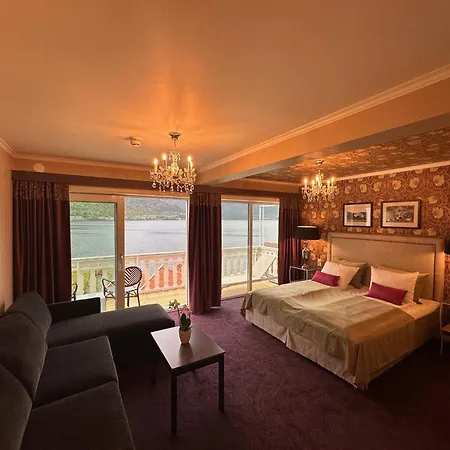 Hofslund Fjord Hotel 4*