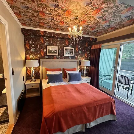 Hotell Hofslund Fjord 3*