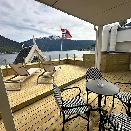 Hofslund Fjord Hotel