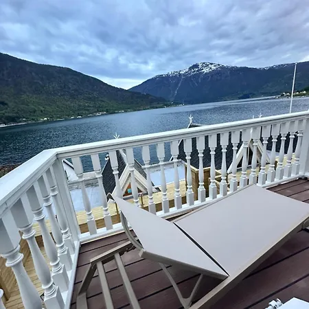 Hofslund Fjord Sogndal
