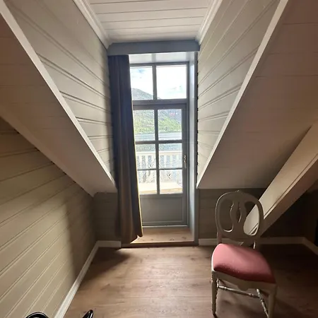 Hofslund Fjord Hotel 4*