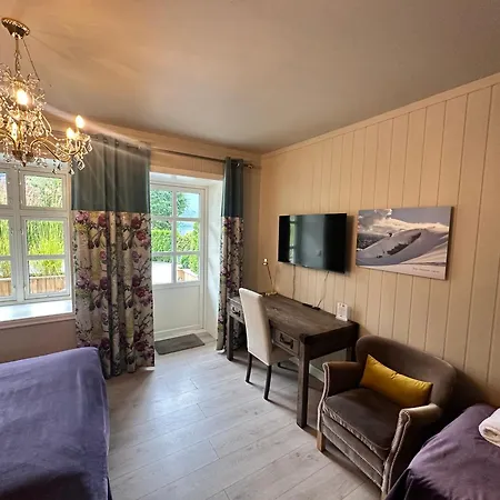 Hofslund Fjord Hotel 4*