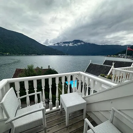 Hofslund Fjord Hotel