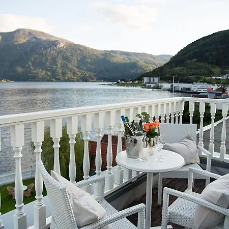 Hofslund Fjord Sogndal