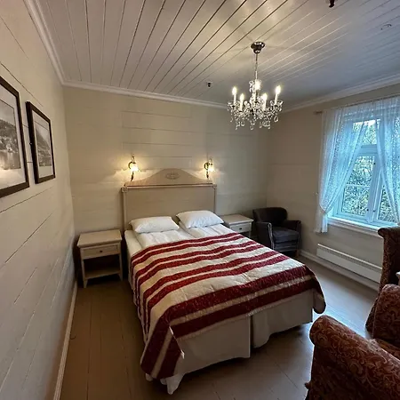 Hofslund Fjord Hotel 3*
