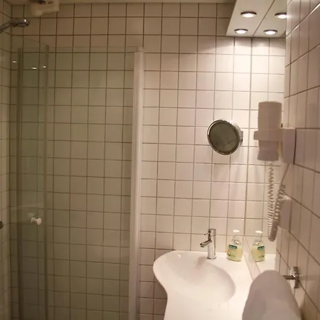 Hofslund Fjord 4*