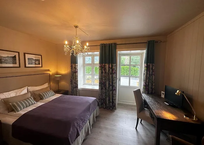 Hofslund Fjord Hotel 3*