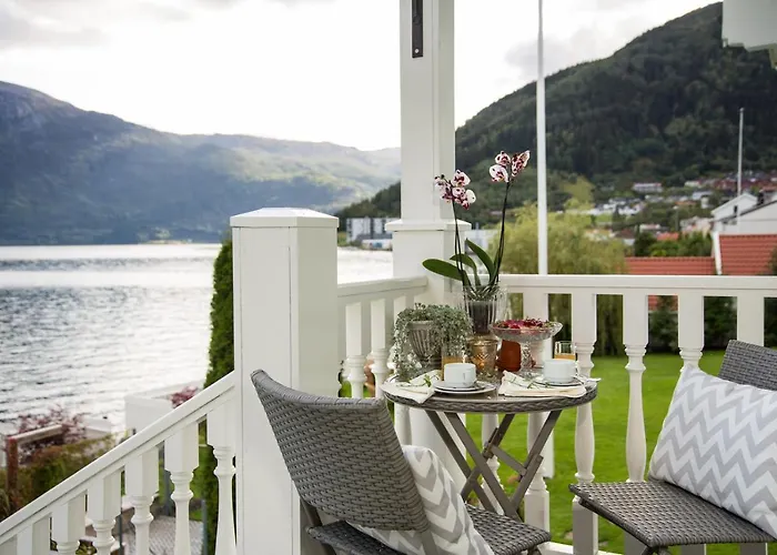 Hofslund Fjord 3*