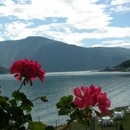 Hofslund Fjord سوغندال