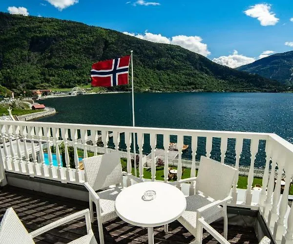 Отель Hofslund Fjord 3*