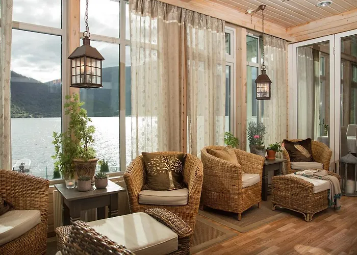 Hofslund Fjord Hotel 3*