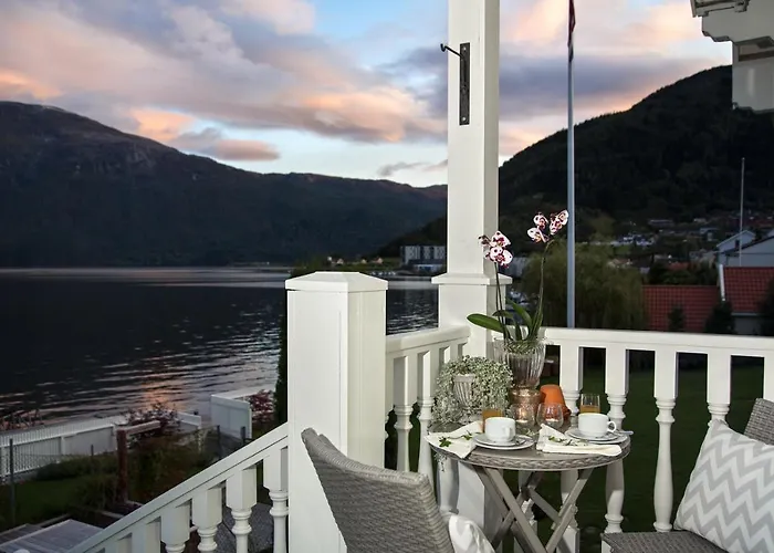 Отель Hofslund Fjord 3*